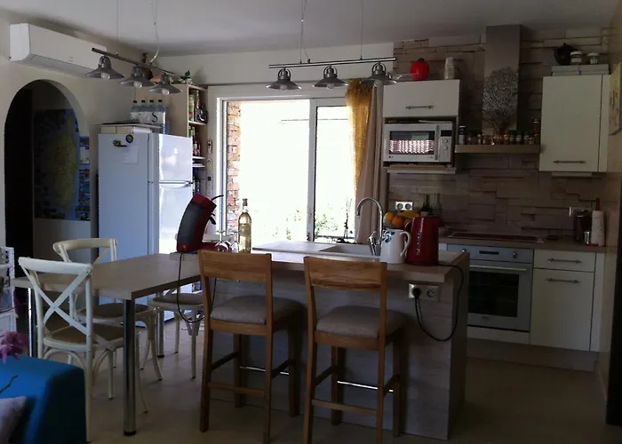 Villa L'hacienda Piscine Chauffee A 28, Spa, Boulodrome Et Court De Tennis Prives, 2 Independantes