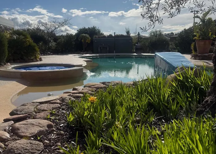 L'hacienda Piscine Chauffée à 28, Spa, Boulodrome Et Court De Tennis Privés, 2 Indépendantes *