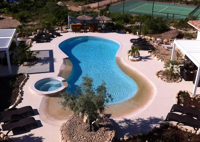 L'hacienda Piscine Chauffee A 28, Spa, Boulodrome Et Court De Tennis Prives, 2 Independantes Villa