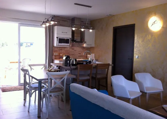 L'hacienda Piscine Chauffee A 28, Spa, Boulodrome Et Court De Tennis Prives, 2 Independantes Villa